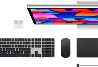 Mac Zubehör: AirPods, Studio Display, Magic Keyboard, Magic Mouse, Magic Trackpad, MagSafe Ladekabel in der Farbe Mitternacht